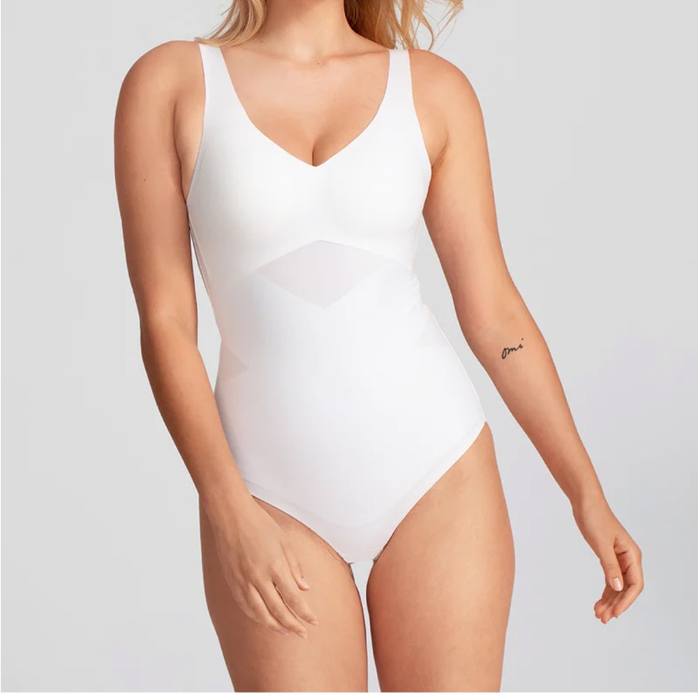 NWOT Love Honey Bodysuit